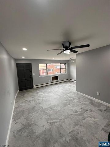 916 Stuyvesant Avenue w-1, Irvington, NJ 07111