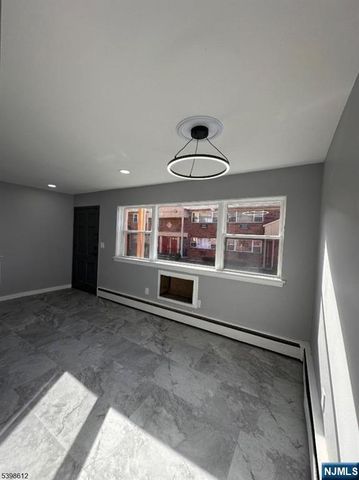 916 Stuyvesant Avenue w-1, Irvington, NJ 07111