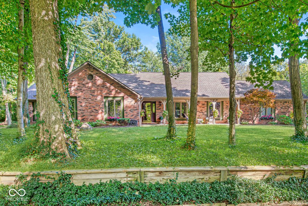 112 Pinehurst Avenue, Fishers, IN 46037