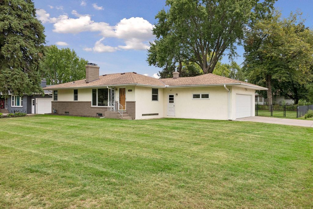 1416 Clarmar Avenue W, Roseville, MN 55113 — photo 2