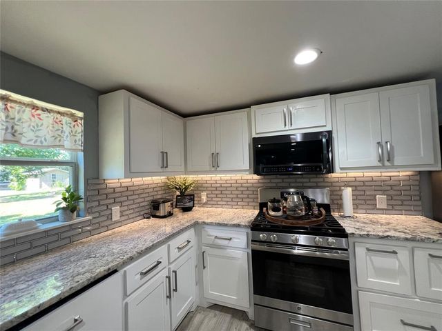 229 E Juniper Lane, Mustang, OK 73064