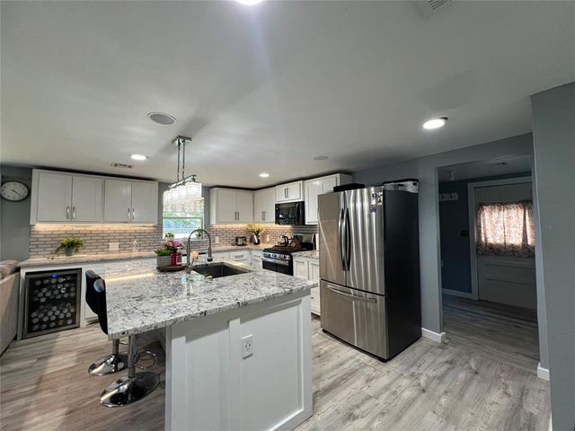 229 E Juniper Lane, Mustang, OK 73064