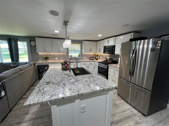 229 E Juniper Lane, Mustang, OK 73064