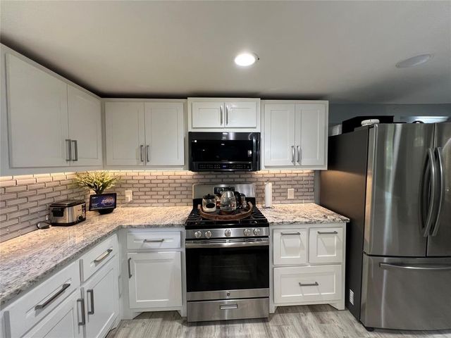 229 E Juniper Lane, Mustang, OK 73064
