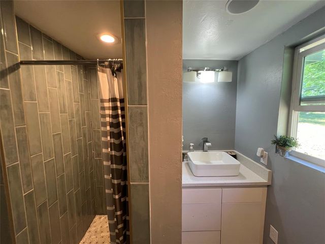 229 E Juniper Lane, Mustang, OK 73064