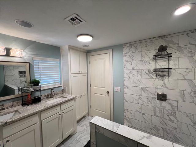 229 E Juniper Lane, Mustang, OK 73064