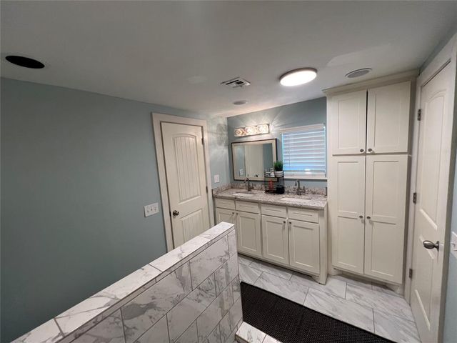 229 E Juniper Lane, Mustang, OK 73064