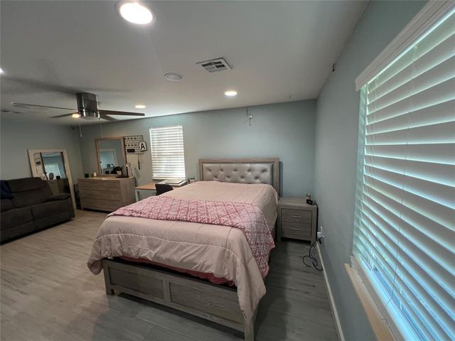 229 E Juniper Lane, Mustang, OK 73064