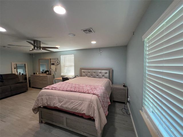 229 E Juniper Lane, Mustang, OK 73064