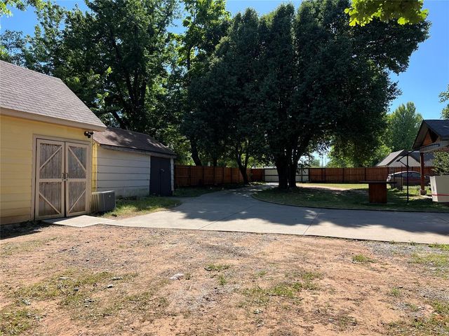 229 E Juniper Lane, Mustang, OK 73064