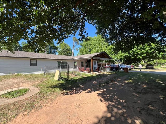 229 E Juniper Lane, Mustang, OK 73064