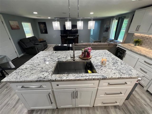 229 E Juniper Lane, Mustang, OK 73064