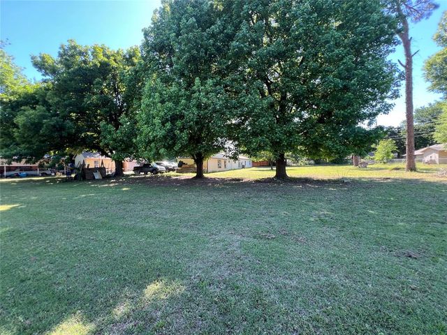 229 E Juniper Lane, Mustang, OK 73064