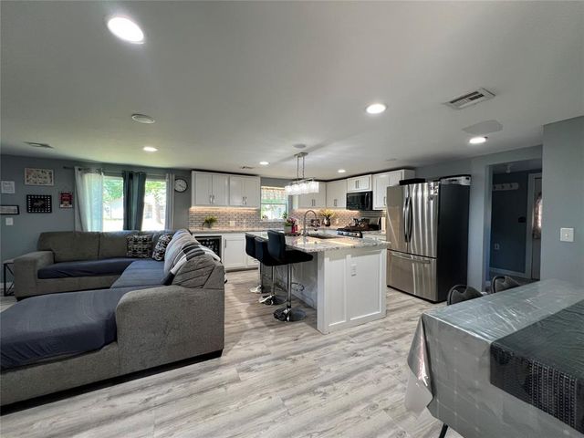 229 E Juniper Lane, Mustang, OK 73064