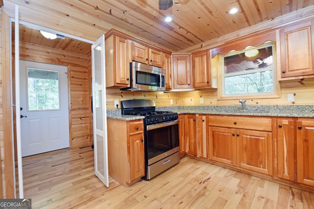 1929 Lakeview Summit Drive, Young Harris, GA 30582