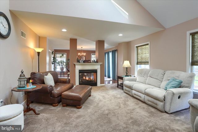 4250 ROTH FARM VILLAGE CIR, Mechanicsburg, PA 17050