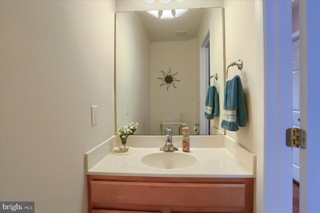 4250 ROTH FARM VILLAGE CIR, Mechanicsburg, PA 17050