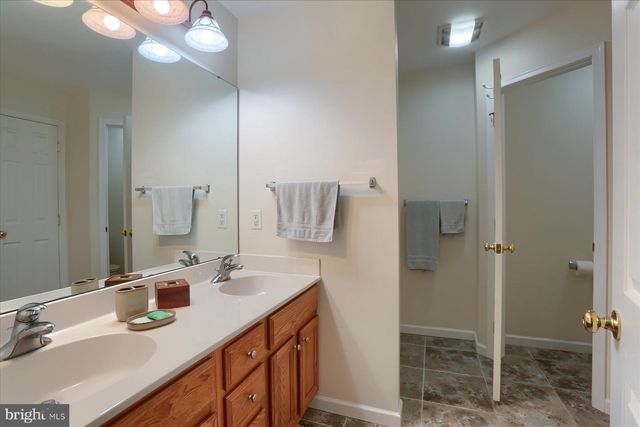 4250 ROTH FARM VILLAGE CIR, Mechanicsburg, PA 17050