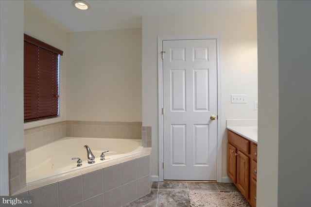 4250 ROTH FARM VILLAGE CIR, Mechanicsburg, PA 17050