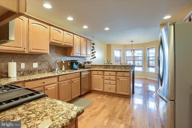 4250 ROTH FARM VILLAGE CIR, Mechanicsburg, PA 17050