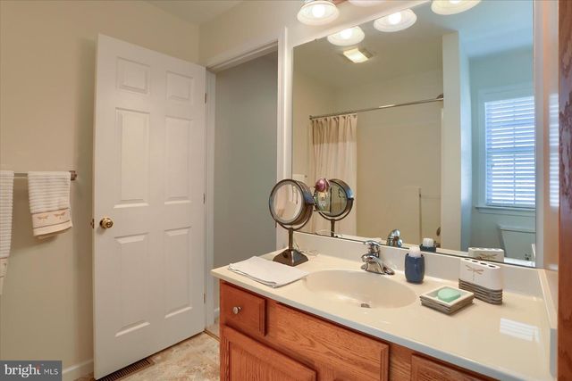 4250 ROTH FARM VILLAGE CIR, Mechanicsburg, PA 17050