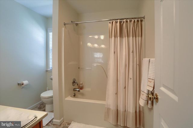 4250 ROTH FARM VILLAGE CIR, Mechanicsburg, PA 17050