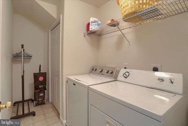 4250 ROTH FARM VILLAGE CIR, Mechanicsburg, PA 17050