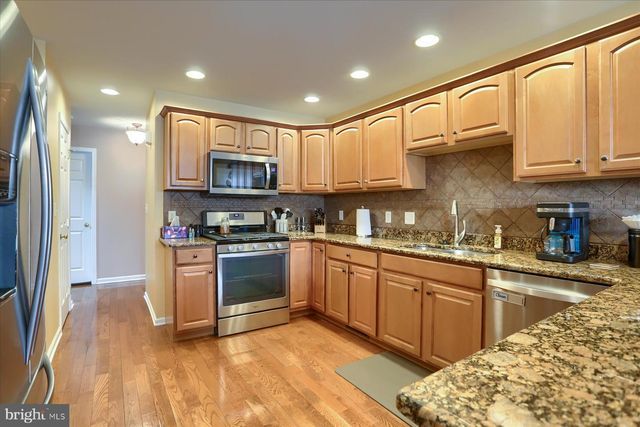 4250 ROTH FARM VILLAGE CIR, Mechanicsburg, PA 17050