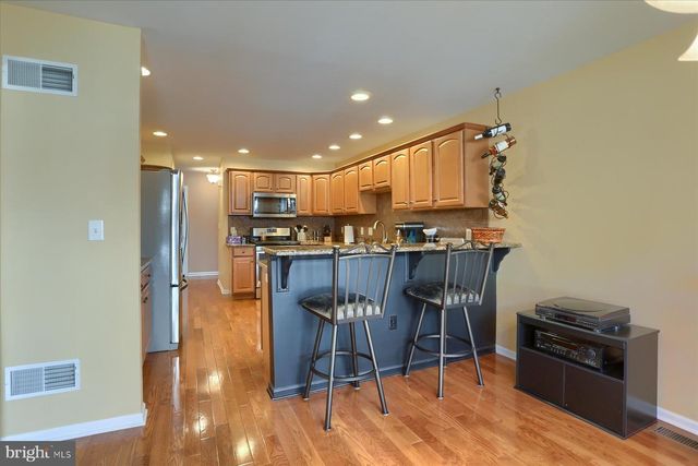 4250 ROTH FARM VILLAGE CIR, Mechanicsburg, PA 17050
