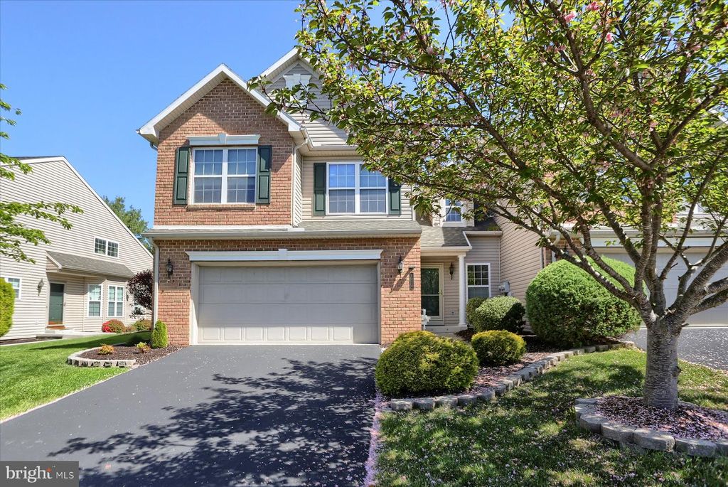 4250 ROTH FARM VILLAGE CIR, Mechanicsburg, PA 17050