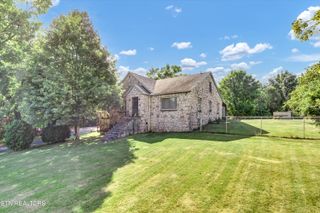 912 E Hendron Chapel Rd, Knoxville, TN 37920
