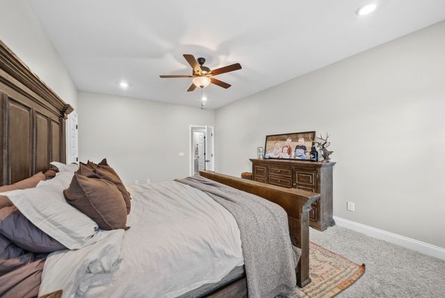 1085 Harrison Way, Clarksville, TN 37042