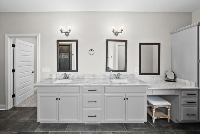 1085 Harrison Way, Clarksville, TN 37042