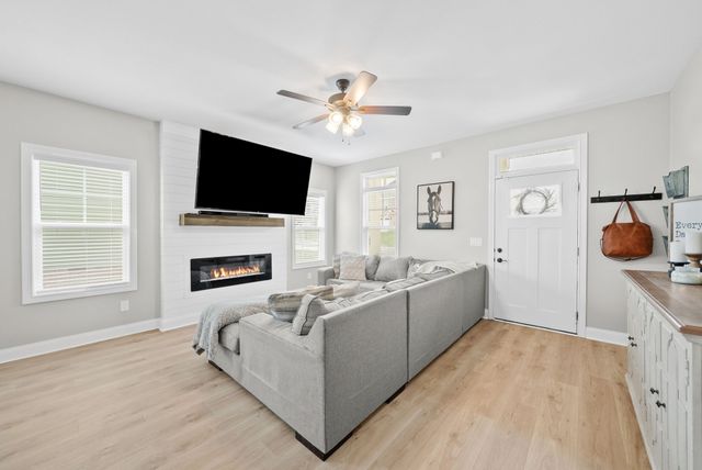 1085 Harrison Way, Clarksville, TN 37042