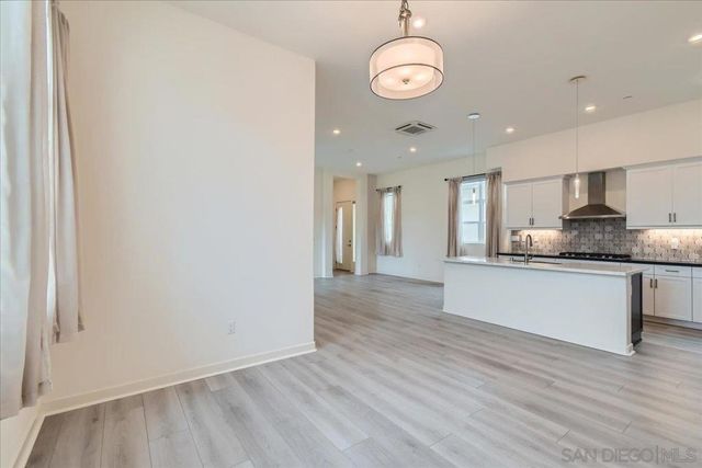 3128 Cañon St 301, San Diego, CA 92106