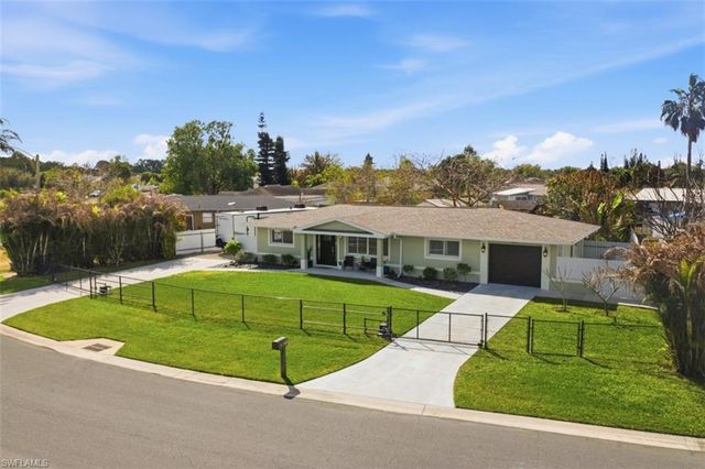 1437 Alwynne DR N, Lehigh Acres, FL 33936