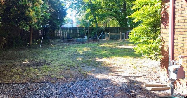 11 Greenwood RD, Newport News, VA 23601