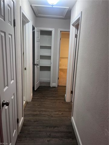 11 Greenwood RD, Newport News, VA 23601