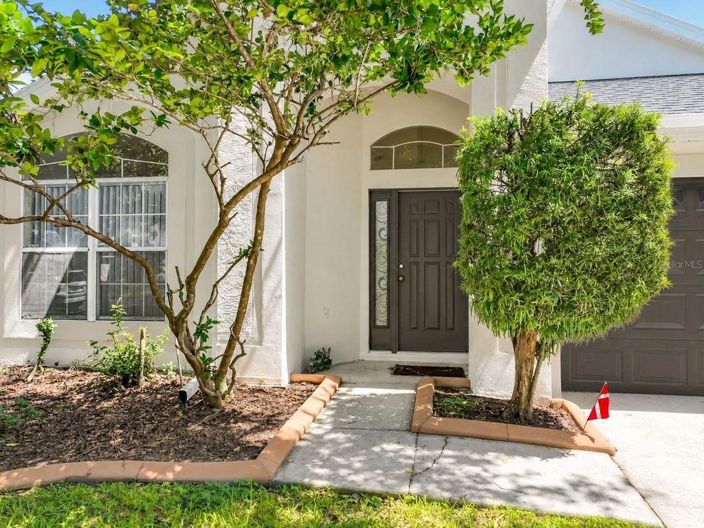 Image 38 of property listing at 13343 HERON COVE DRIVE, Orlando, FL 32837