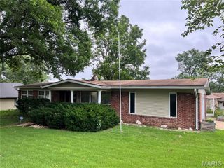 2010 Cordoba Drive, Florissant, MO 63033