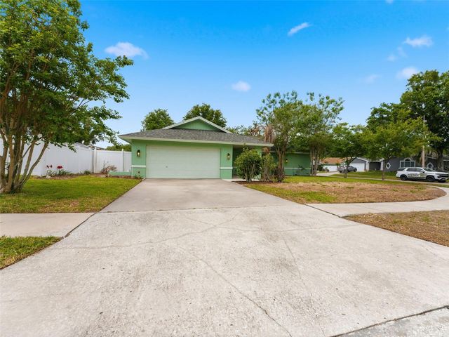 1424 OAKWOOD LANE, Plant City, FL 33563