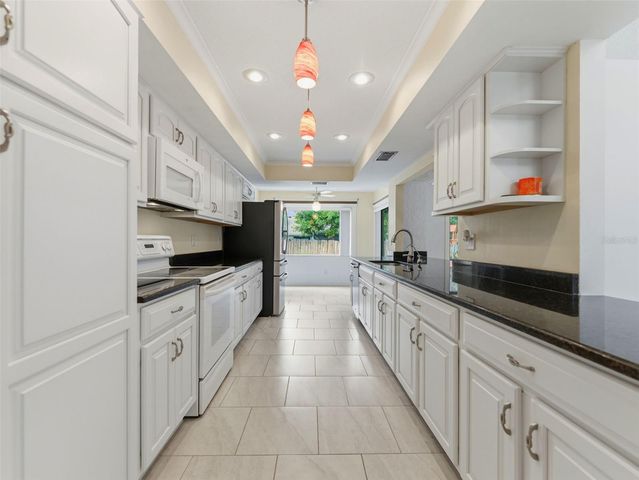 1424 OAKWOOD LANE, Plant City, FL 33563