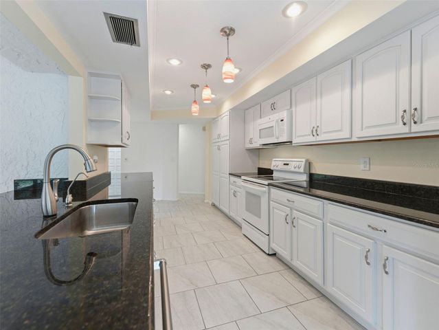 1424 OAKWOOD LANE, Plant City, FL 33563