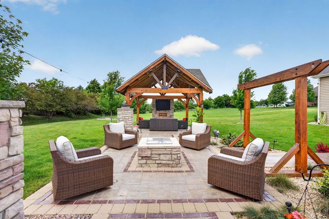 5728 Waters Edge Court, Yorkville, IL 60560