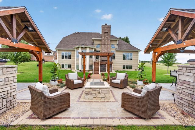 5728 Waters Edge Court, Yorkville, IL 60560