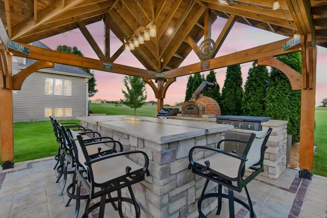 5728 Waters Edge Court, Yorkville, IL 60560