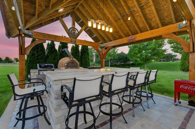 5728 Waters Edge Court, Yorkville, IL 60560