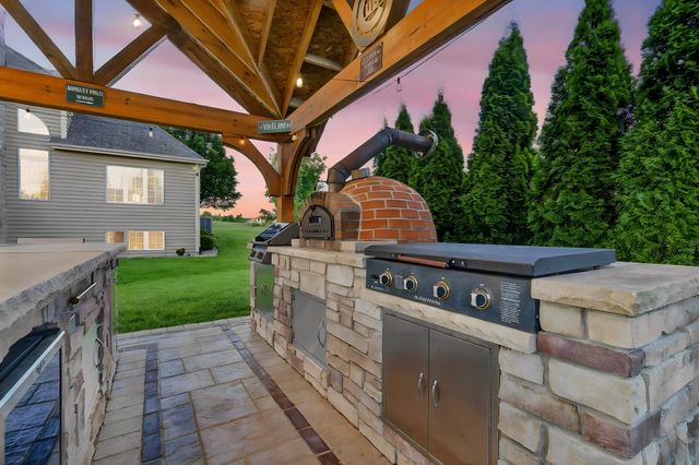 5728 Waters Edge Court, Yorkville, IL 60560