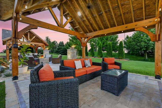 5728 Waters Edge Court, Yorkville, IL 60560