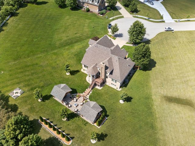5728 Waters Edge Court, Yorkville, IL 60560